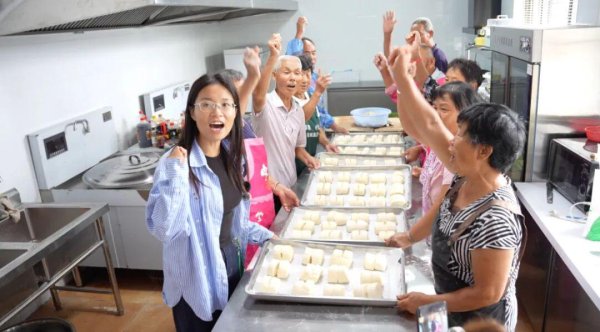 捷希源 河南95后网红村支书“整顿农村”被国新办点名，登上人民日报和央视：“流量把握好了，就是财富”